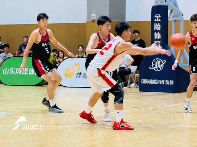 src, 他们首节便